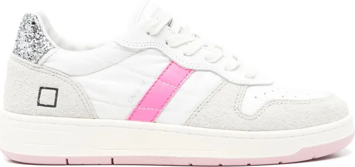 Court sneakers