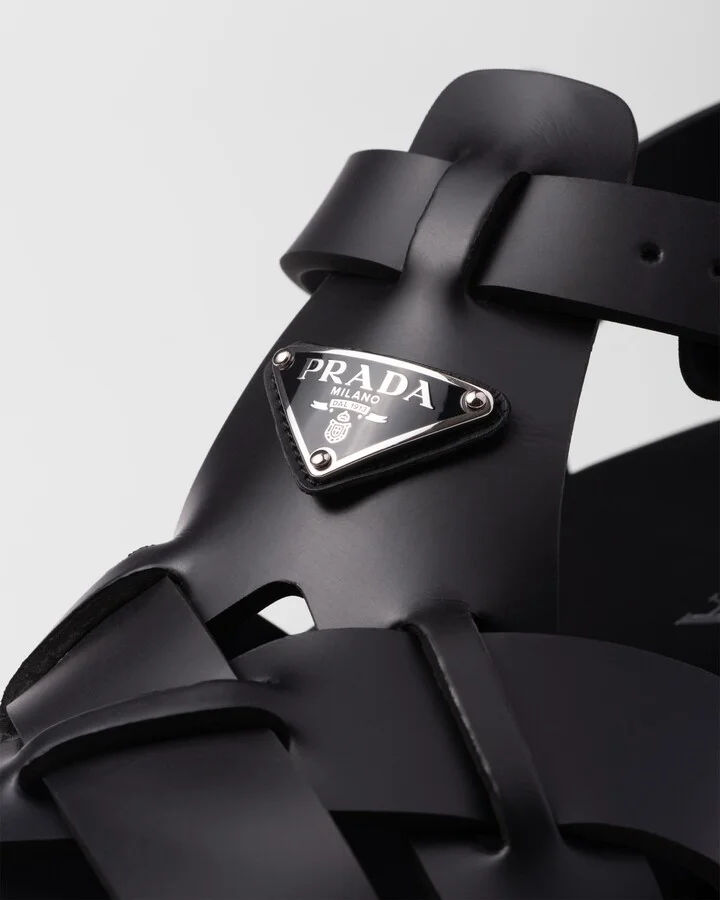 Crisscross rubber sandals - Image 6