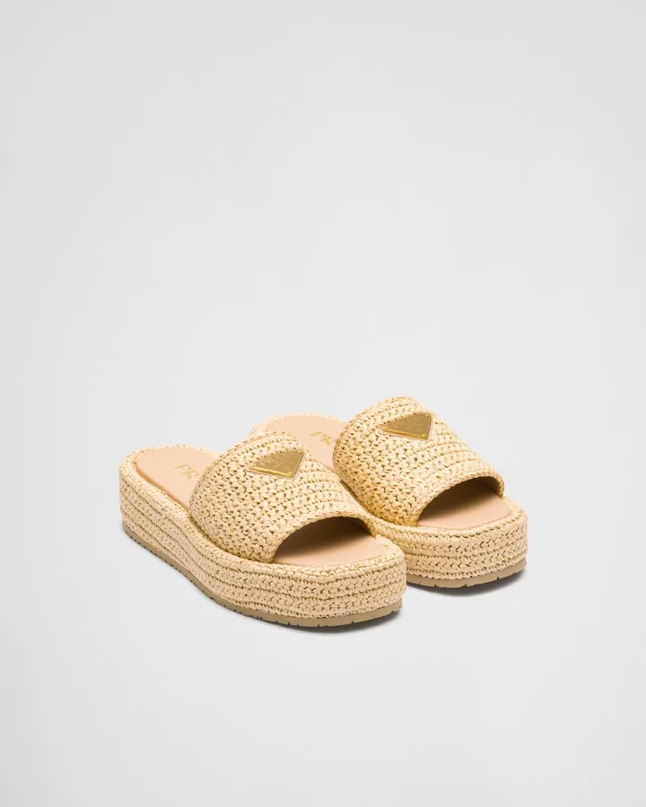 Crochet flatform slides
