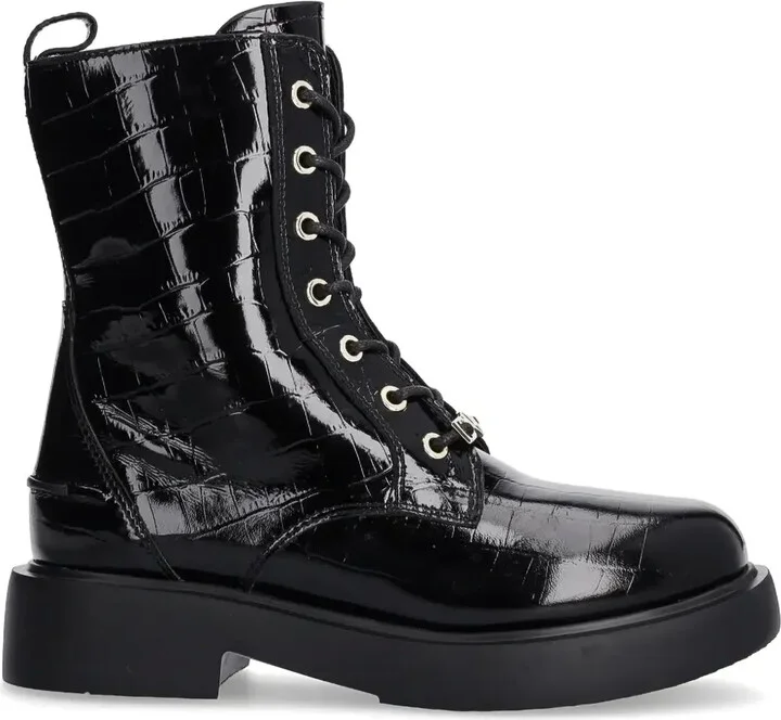 Crocodile-Effect Boots