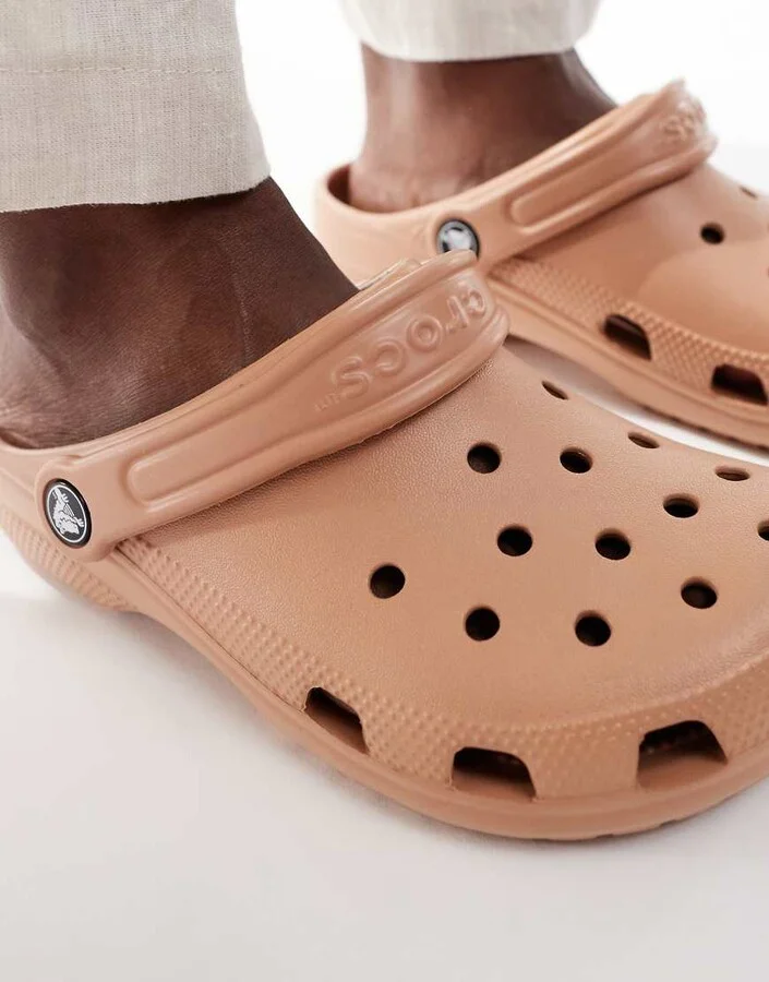 Crocs Classic clogs in cork brown - Image 3