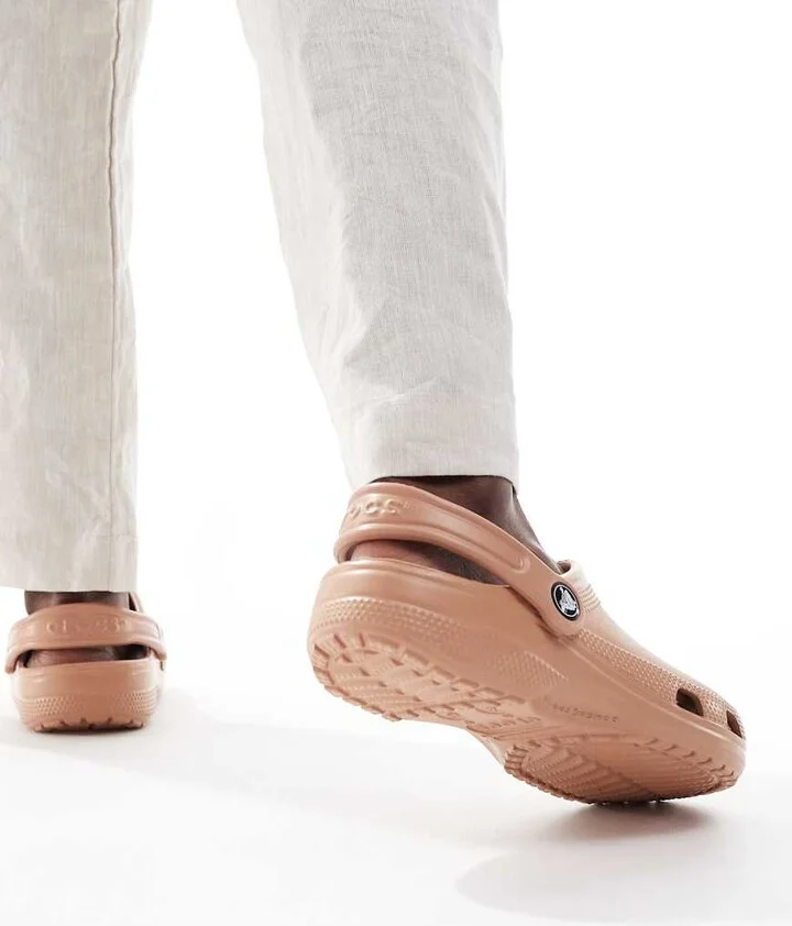 Crocs Classic clogs in cork brown - Image 4