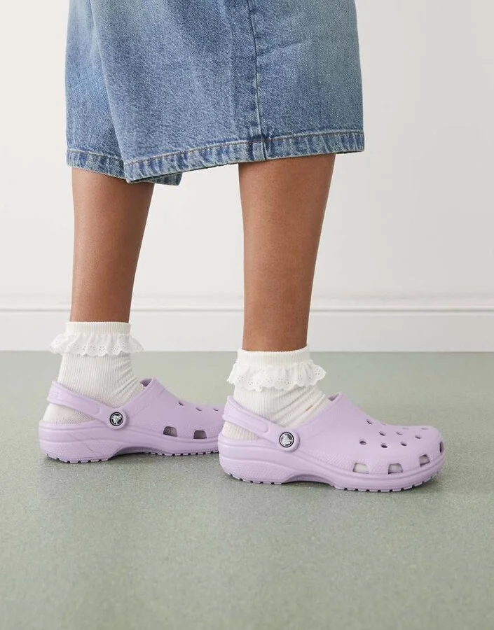 Crocs classic clogs in lavender - Image 3