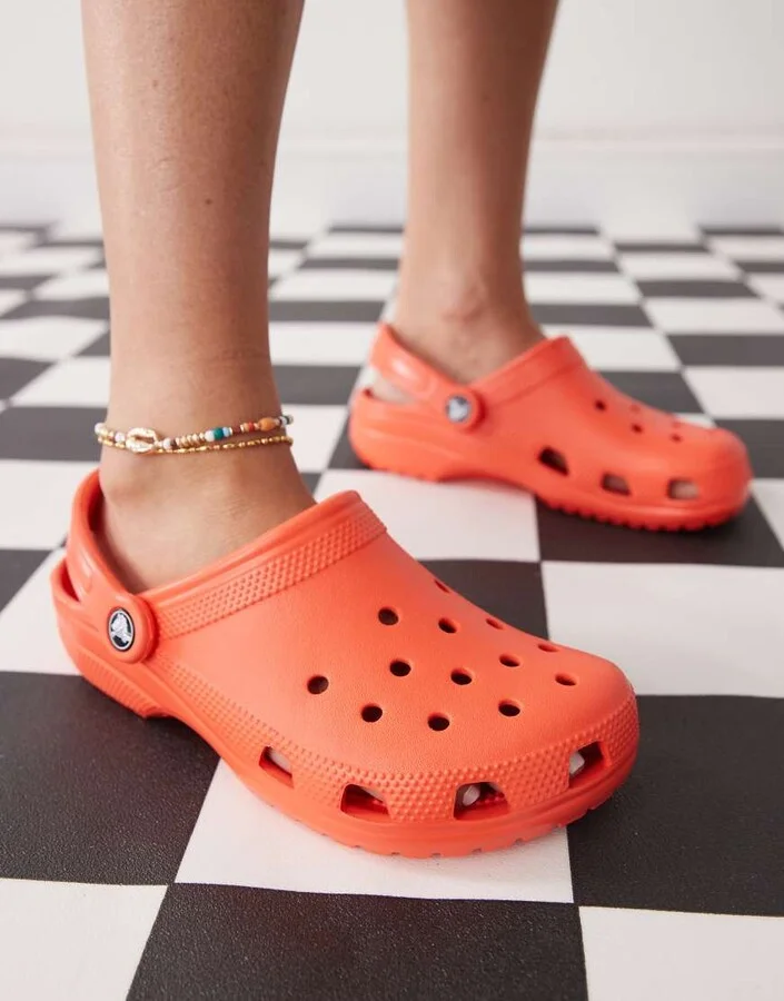 Crocs classic clogs in starfish orange - Image 3