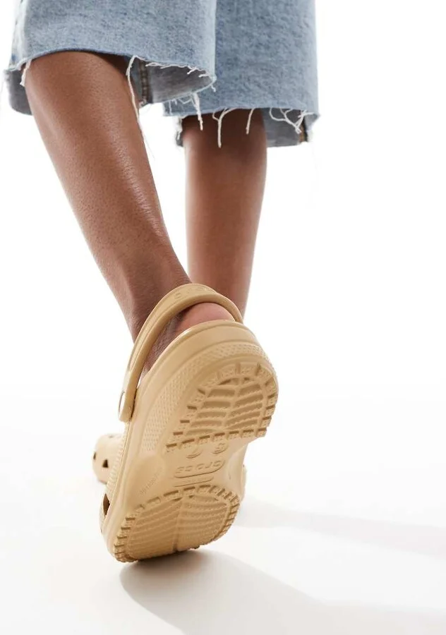 Crocs classic clogs in yellow - Image 3