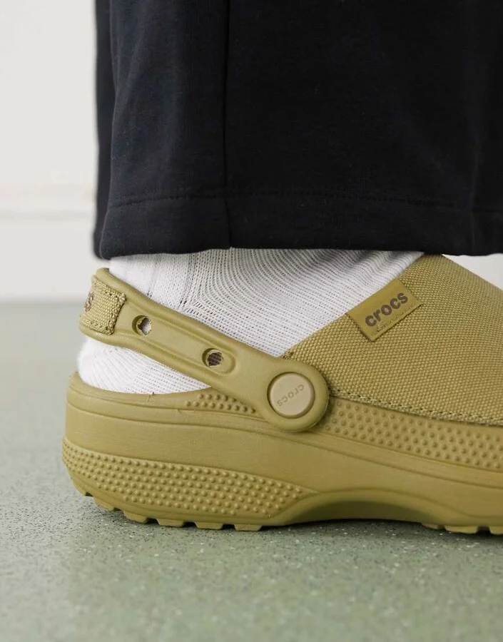 Crocs classic crafted clog in green - Image 2