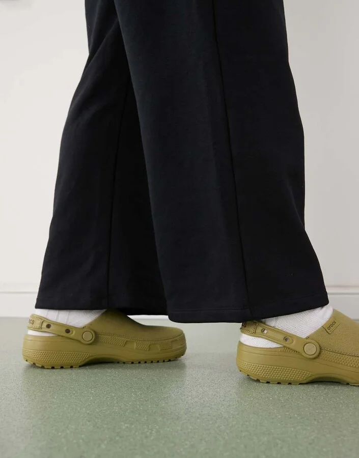 Crocs classic crafted clog in green - Image 4