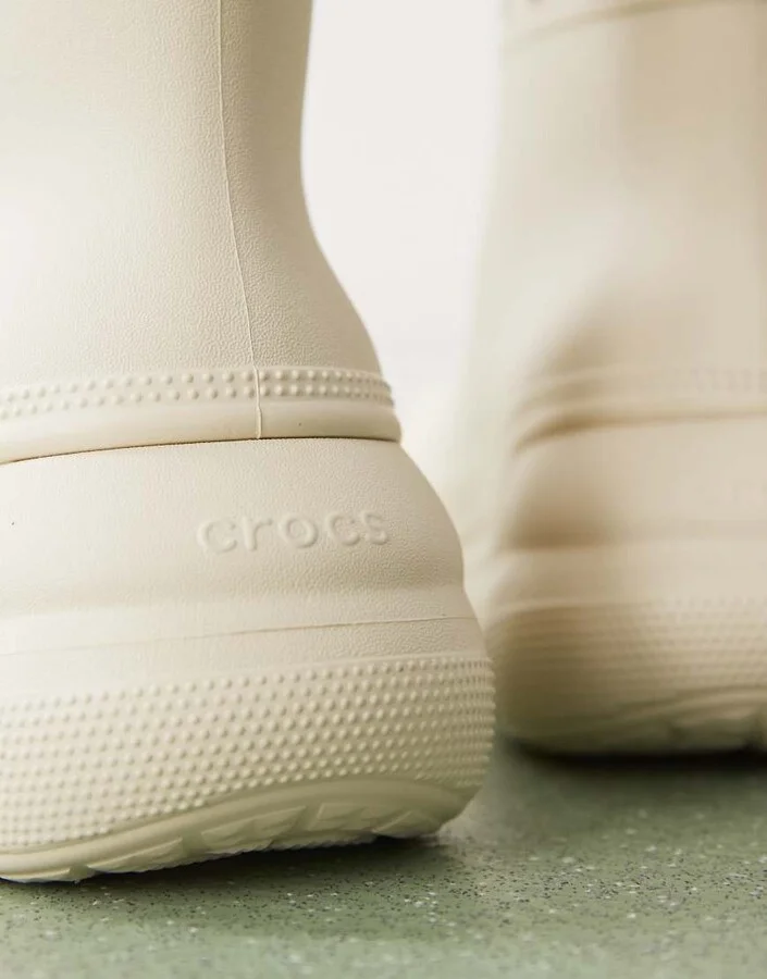 Crocs Classic crush boots in bone - Image 3