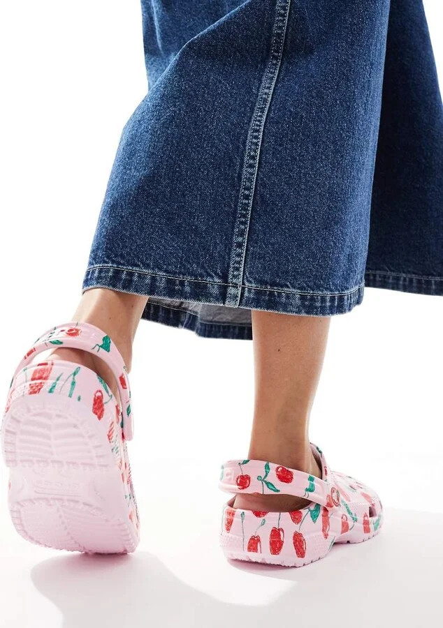 Crocs Classic fresh fruits clogs in pink milk - Image 3