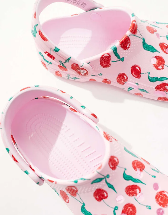 Crocs Classic fresh fruits clogs in pink milk - Image 4