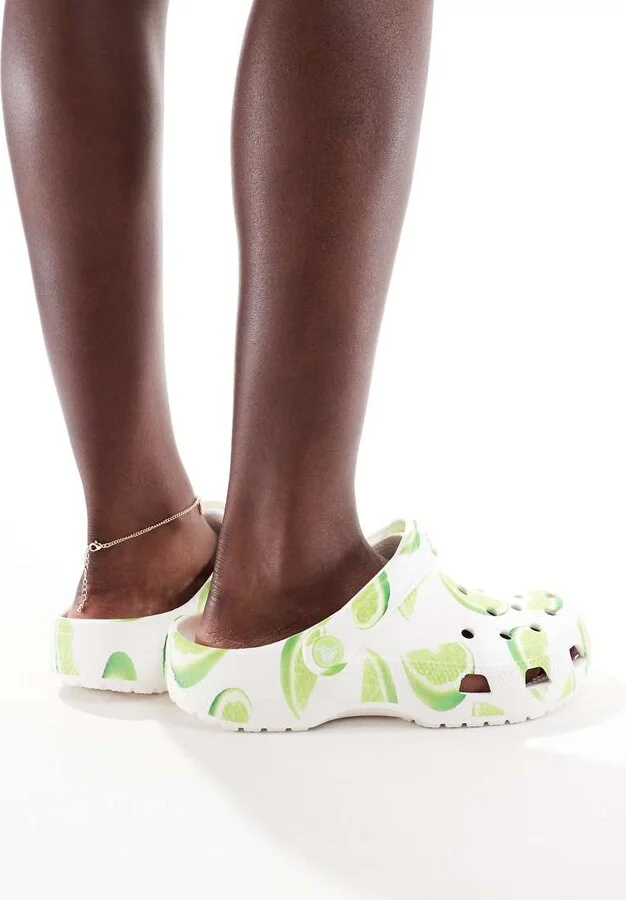 Crocs Classic fresh fruits lime print clog - Image 2