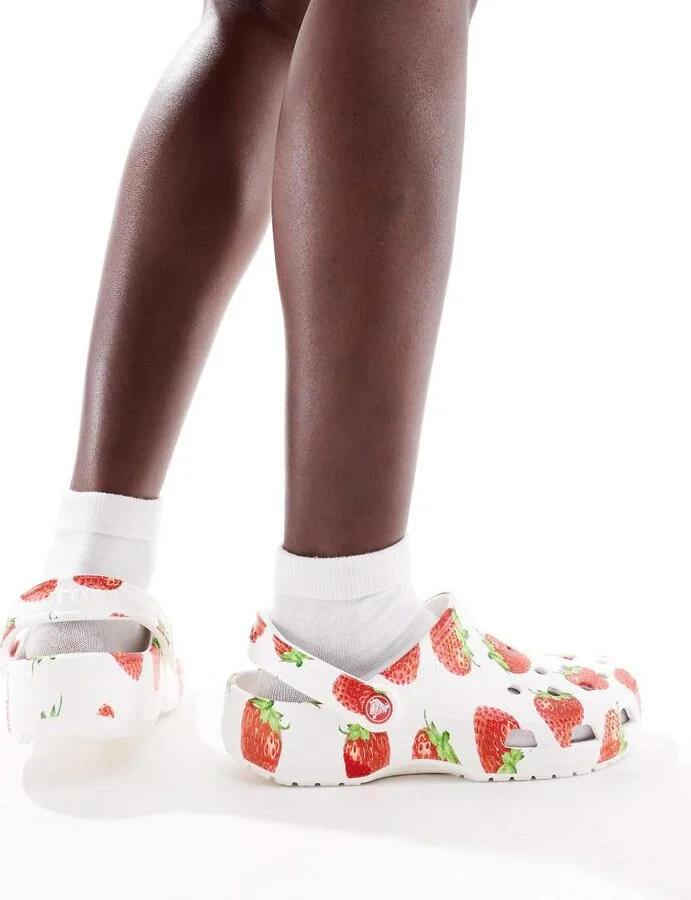 Crocs Classic fresh fruits strawberry print clog - Image 3