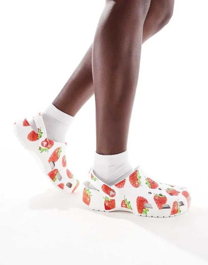 Crocs Classic fresh fruits strawberry print clog