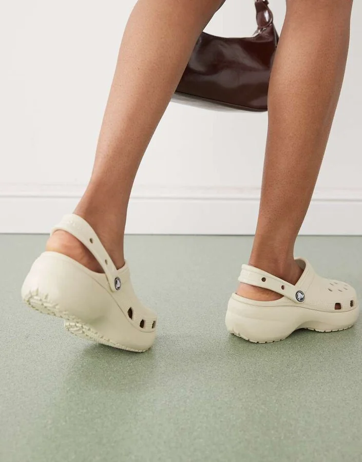 Crocs classic platform clogs in bone - Image 2