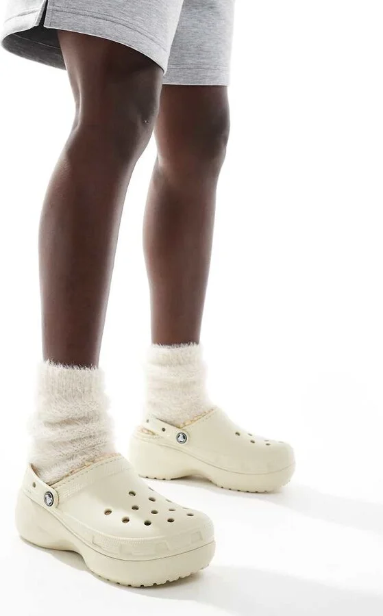 Crocs classic platform lined clogs in bone - Image 4