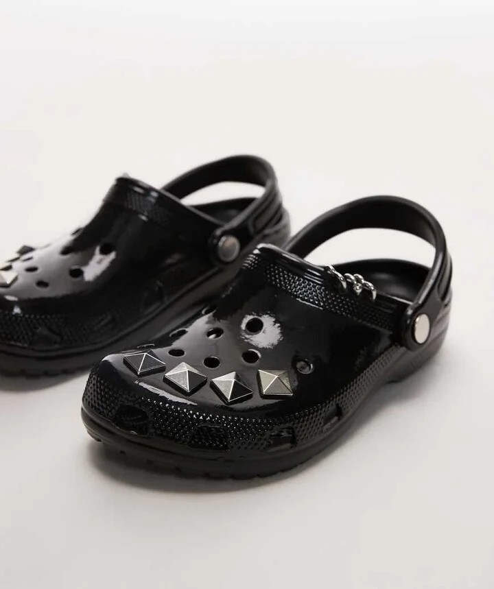 Crocs classic studded clog in black - Image 2