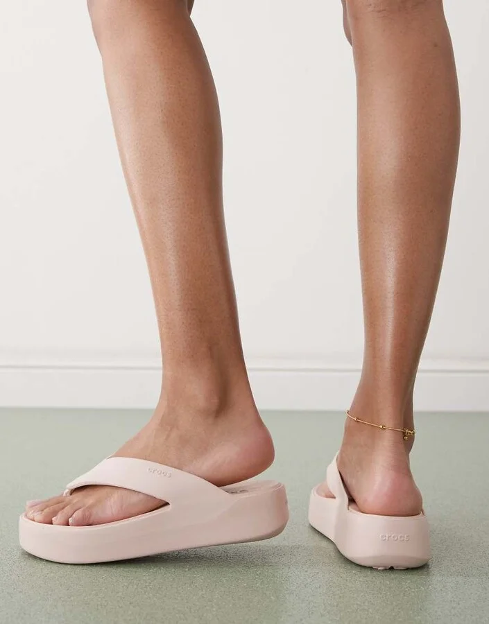 Crocs Getaway platform flip flops in quartz - Image 2