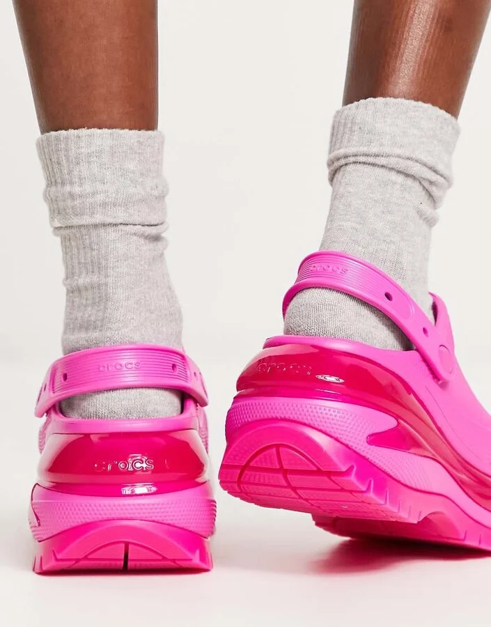 Crocs Mega Crush clogs in juice - Image 2