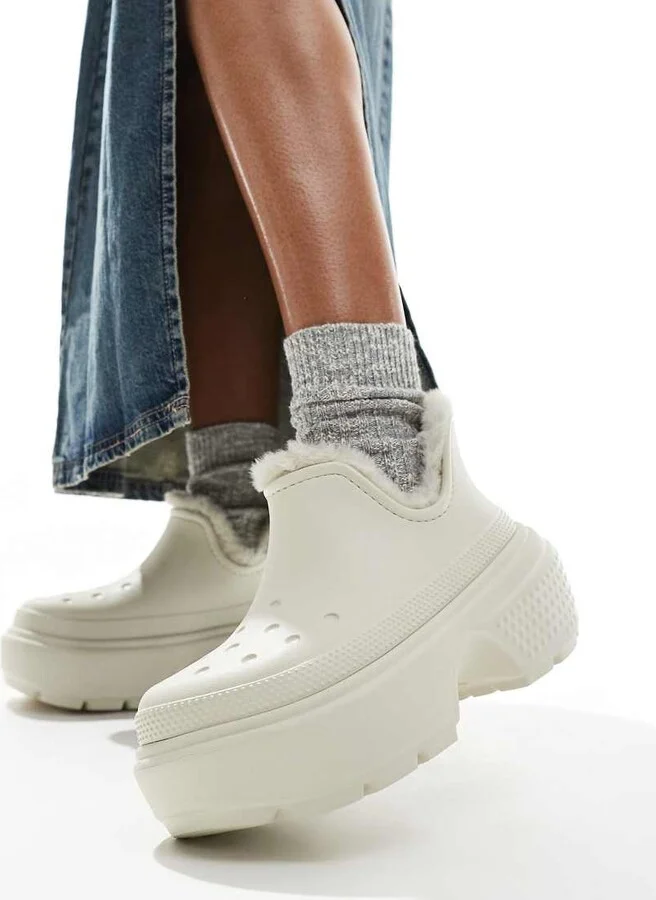Crocs stomp lined shorty boot in cream