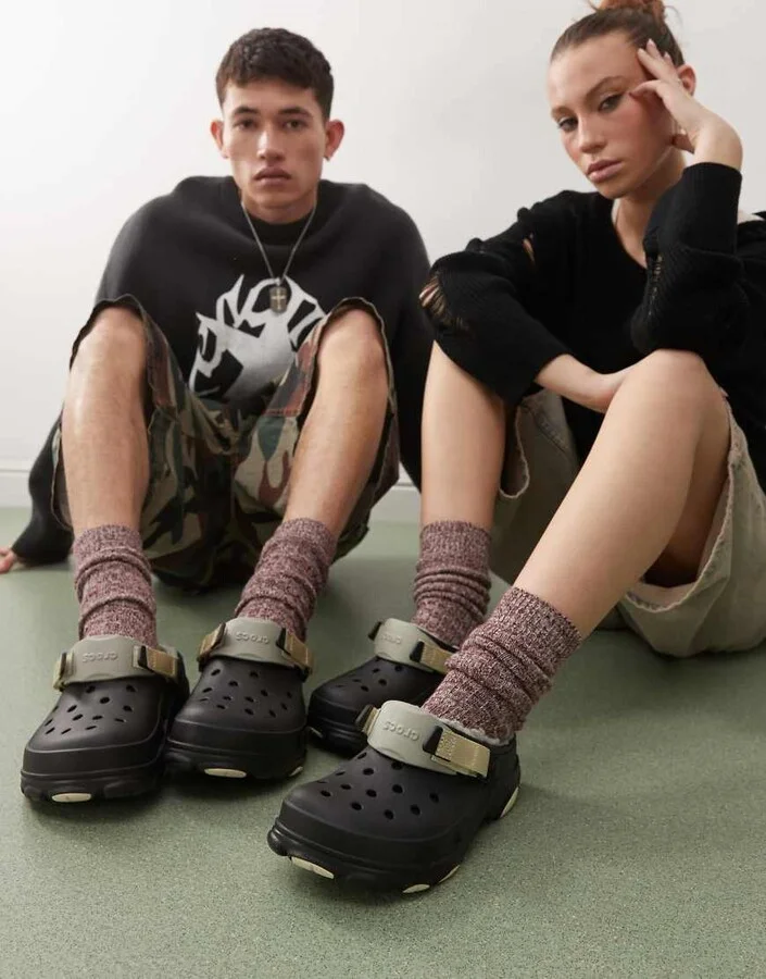 Crocs Unisex All terrain lined clogs in black