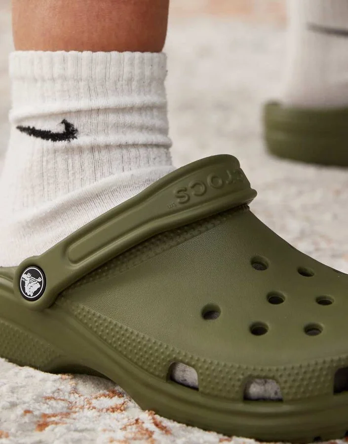 Crocs unisex classic clogs in army green - Image 2