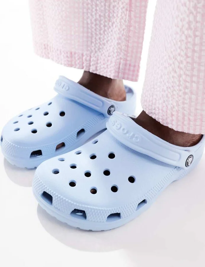 Crocs Unisex Classic clogs in blue calcite - Image 4
