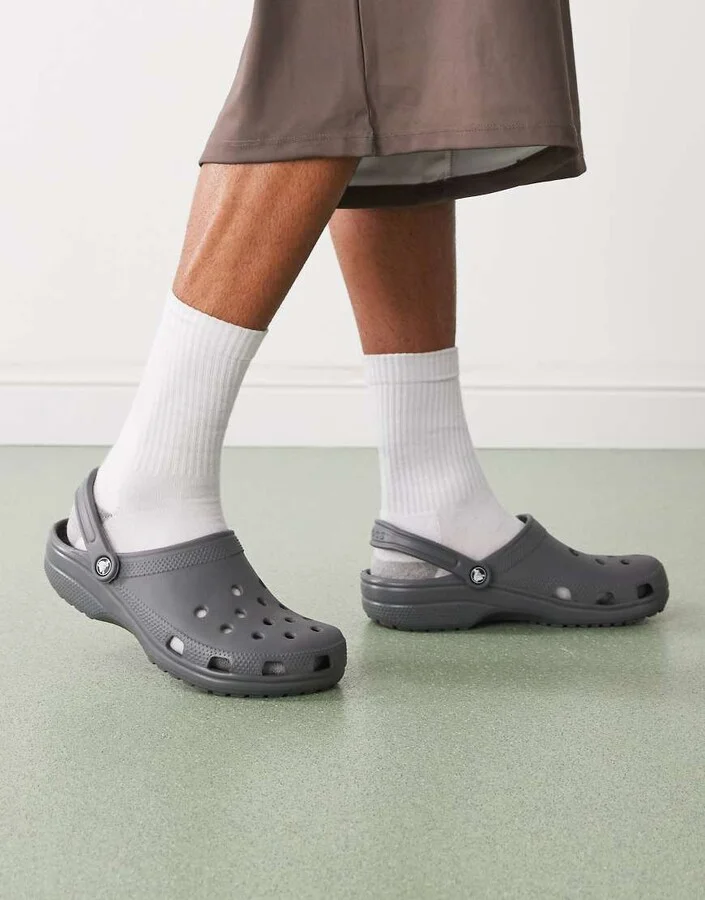 Crocs Unisex Classic clogs in slate gray
