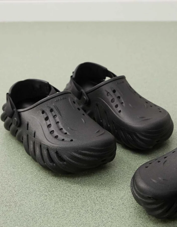 Crocs unisex echo clogs in black - Image 2