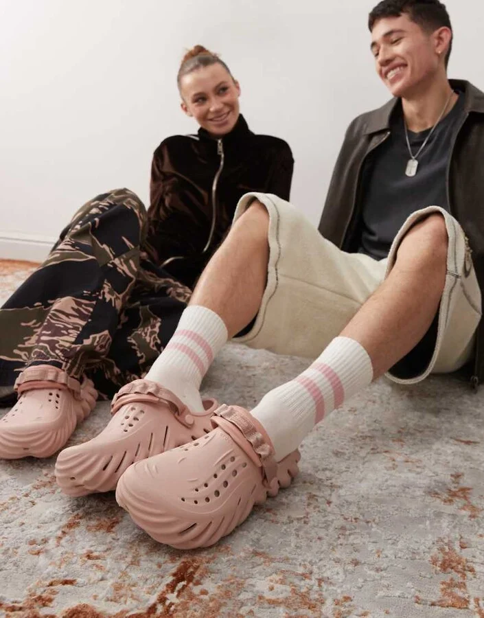 Crocs Unisex Echo clogs in pink clay - Image 2