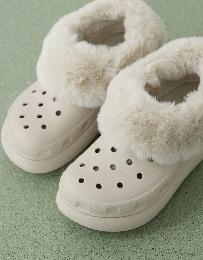 Crocs unisex furever crush fur lined clog in pumice - Image 2