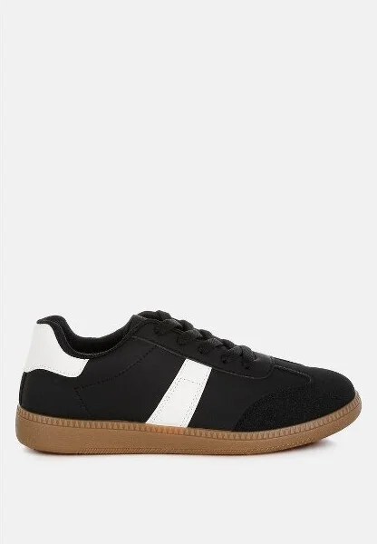Crossover Classic Lace-Up Flatform Sneaker Women