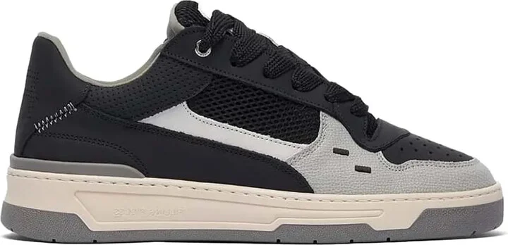 Cruiser sneakers