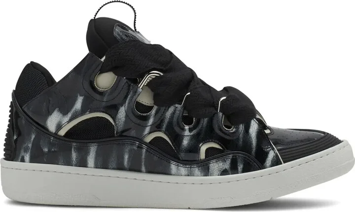 Curb sneakers