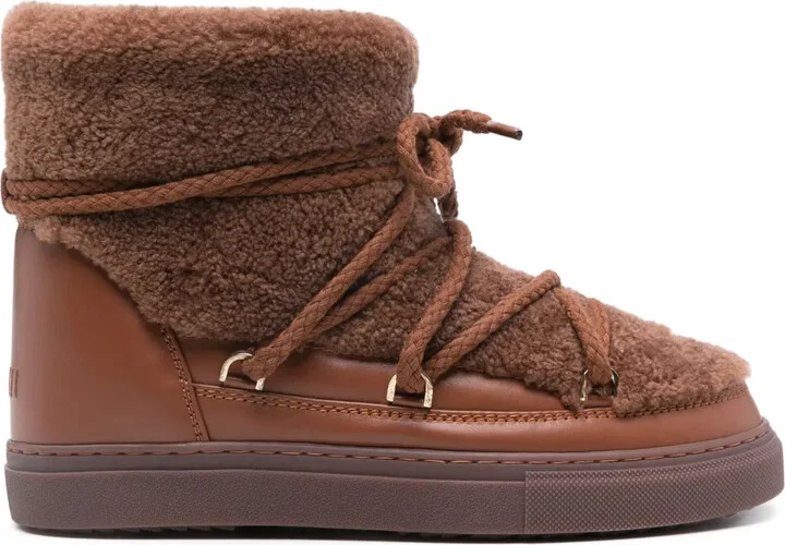 Curly boots