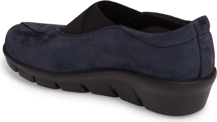 Cursa Slip-On Sneaker - Image 8