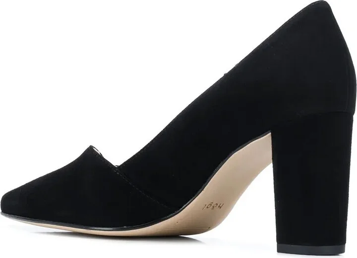 Cut-Out Detail Pumps - Image 3