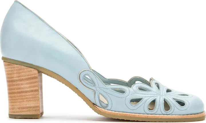 Cut Out Details Pumps