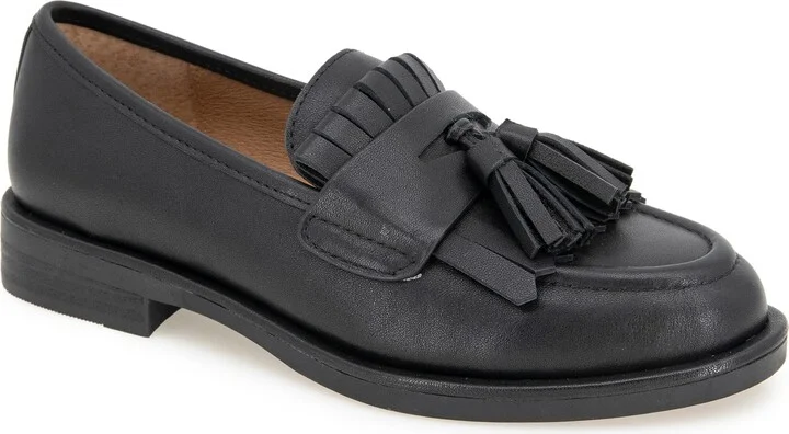 Cydney Tassel Kiltie Penny Loafer