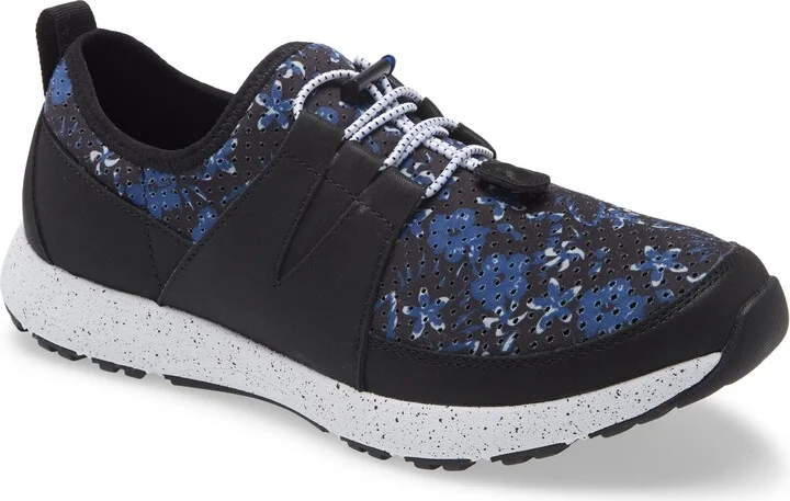 Cynch Knit Sneaker