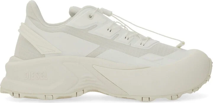 "D-Cage" Sneaker Runner