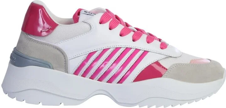 d24 Sneakers