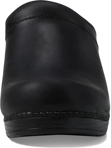 Dansko Sonja Clog Women's Clog Shoes Black Oiled : EU 35 (US Women's 4.5-5) Regular, Leather/Nubuck - Image 3