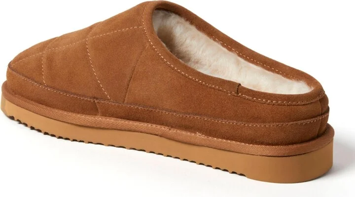 Dearfoams Men's Fireside by Grafton Quilted Genuine Shearling Clog Slipper - Image 2