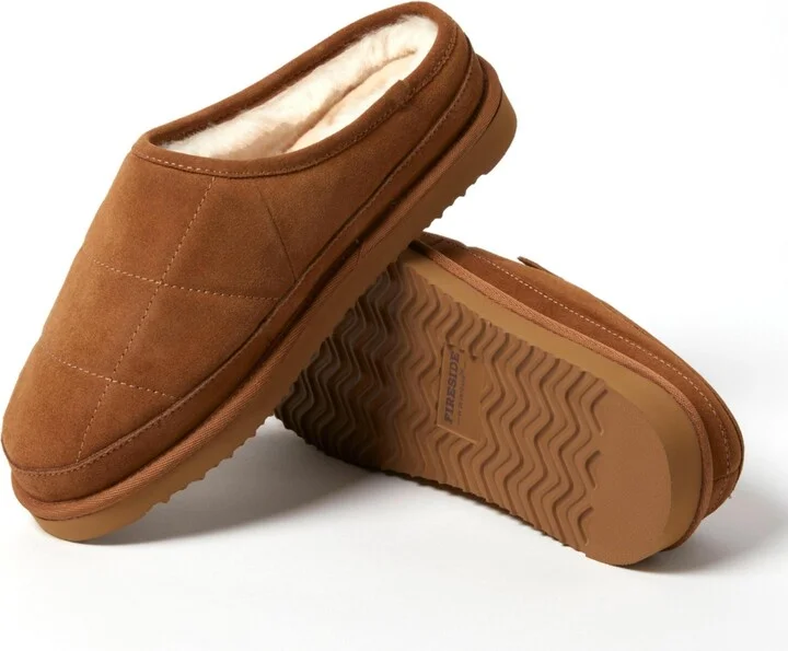Dearfoams Men's Fireside by Grafton Quilted Genuine Shearling Clog Slipper - Image 3