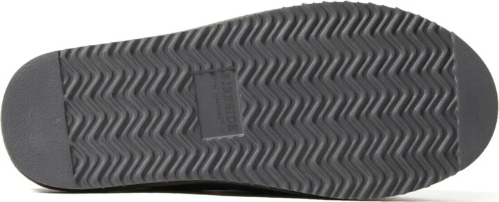 Dearfoams Men's Fireside by Grafton Quilted Genuine Shearling Clog Slipper - Image 7