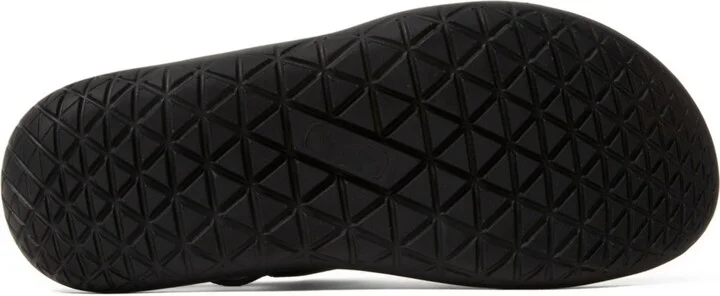 Dearfoams Women's Emilia Elastic Gore Strappy Sandal - Image 8