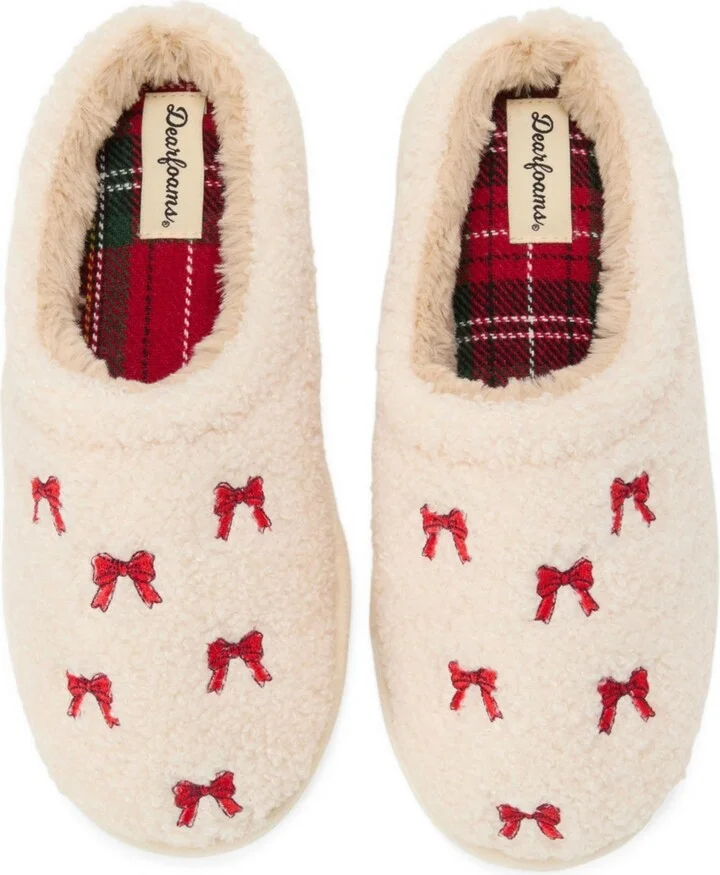 Dearfoams Women's Holiday Novelty Clog Slipper - Image 3