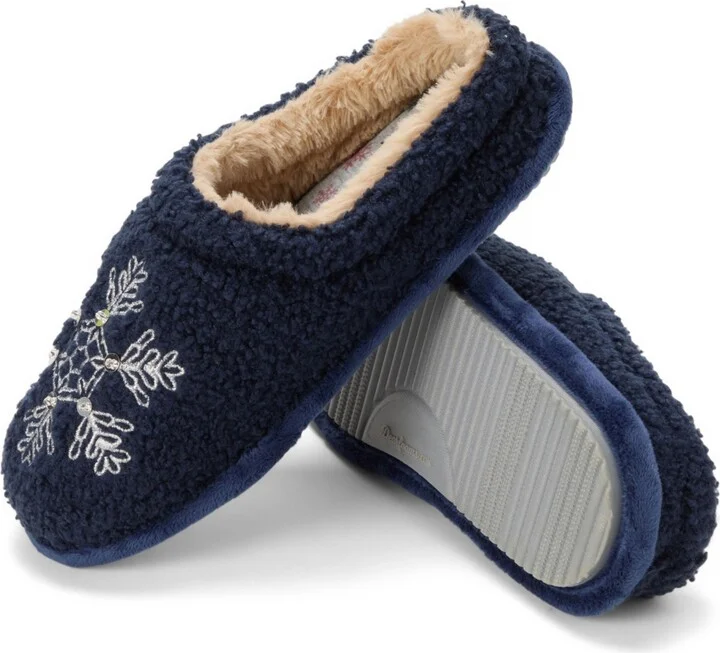 Dearfoams Women's Holiday Novelty Clog Slipper - Image 10