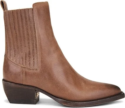Debbie Boot