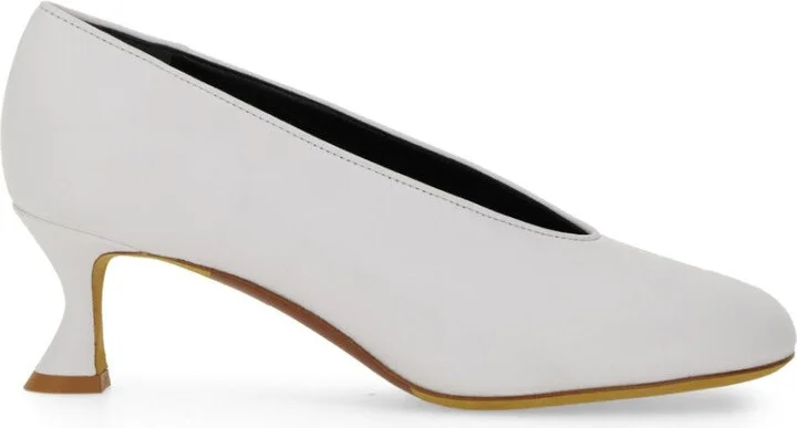 Decollete "Duck" Pumps